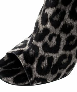 Promo ๐ Stella McCartney Beige Leopard Printed Velvet Peep Toe Block Heel Ankle ๐ฅพ Boots Size 39 For ๐ฉ Women ๐คฉ 16 Promo ๐ Stella McCartney Beige Leopard Printed Velvet Peep Toe Block Heel Ankle ๐ฅพ Boots Size 39 For ๐ฉ Women ๐คฉ -Stella McCartney Shop luxury women stella mccartney new shoes p198102 002