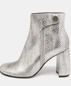 Flash Sale ๐ Stella McCartney Metallic Silver Python Embossed Faux Leather Ankle ๐ฅพ Boots Size 40 For ๐ฉ Women ๐ฅฐ