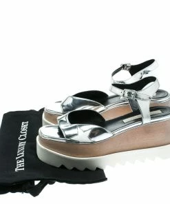 Best reviews of ❤️ Stella McCartney Silver Faux Leather Indium Elyse Star Wedge 🩴 Sandals Size 38 For 👩 Women ⌛ -Stella McCartney Shop luxury women stella mccartney used shoes p175444 008