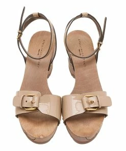 Discount ⭐ Stella McCartney Beige Faux Patent Leather Linda Wedge 🩴 Sandals Size 40 For 👩 Women 🧨 -Stella McCartney Shop luxury women stella mccartney used shoes p615365 004